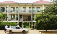 Palm World Hotel - parking