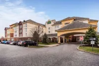 La Quinta Inn & Suites by Wyndham Islip - MacArthur Airport Các khách sạn ở Sayville