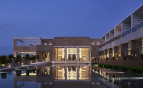 โรงแรมปาลากอส สวีทส์ โรงแรม & สปา