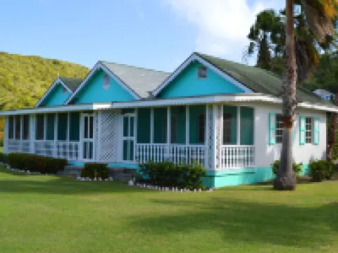 歐瓦麗海灘度假村 紐卡斯爾酒店