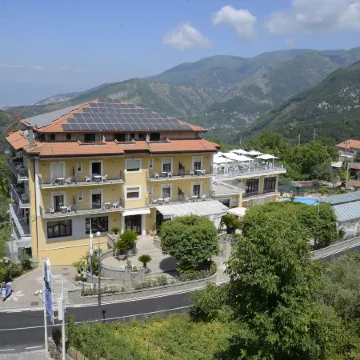 Santangelo Resort & Spa Отели в г. Пимонте