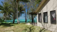 Safe Landing Eco-Lodge