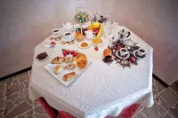 Flower Bed & Breakfast - breakfast