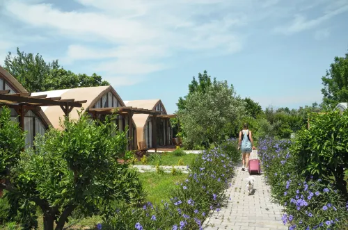 Quonset Glamping Hotels in Seferihisar