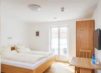 Gästehaus Neubauer Hotels in Mering