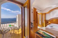Tramonto d'Oro Hotels in Praiano