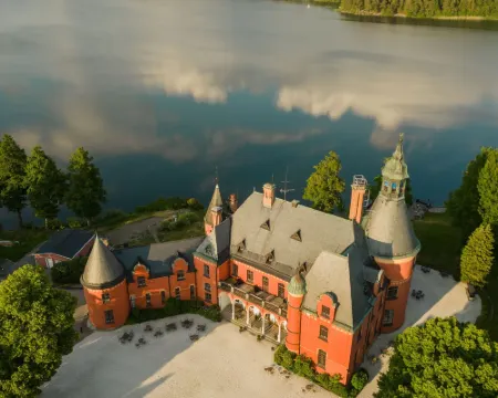 Lejondals Slott Hotels in Bro