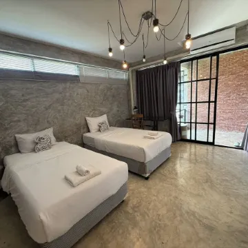 Rumpai Loft Habitat Отели рядом с достопримечательностью «Храм Рампэнг»