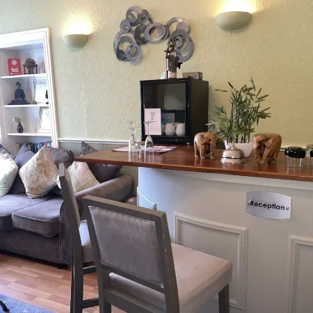 Beechwood Ensuite Guest House Отели рядом с достопримечательностью «Библиотека Форхилл Бранч»