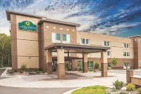 La Quinta Inn & Suites by Wyndham Duluth Hotels in Hermantown