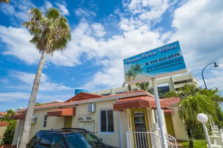 Ocean Drive Villas Отели в г. Голливуд