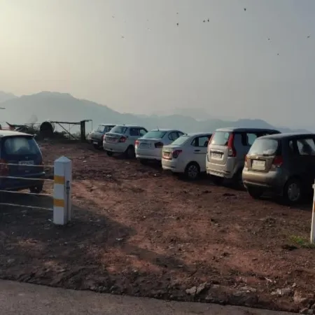 Wood Stock Kasauli - Rooms & Cottages - Panoramic View & Balcony Rooms