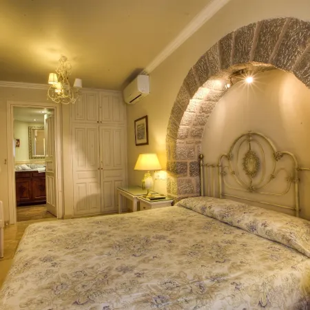 Angelica Traditional Boutique Hotel