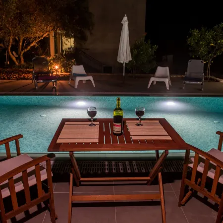 Koxyli Studios & Apartments