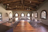 Il Portico - 1711 Luxury Guest House Hotels in Cisano Bergamasco