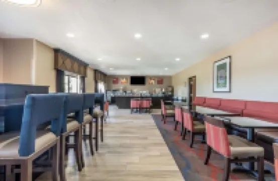 Comfort Suites St Charles-St Louis