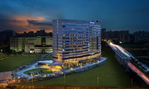 Novotel Kolkata - Hotel & Residences