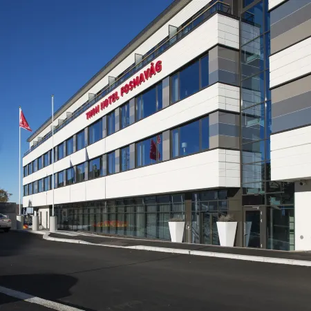 Thon Hotel Fosnavåg Отели в г. Фоснавог