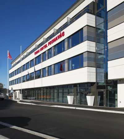 Thon Hotel Fosnavåg Отели в г. Фоснавог