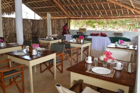 Pole Pole Beach House Отели рядом с достопримечательностью «Watamu Beach»