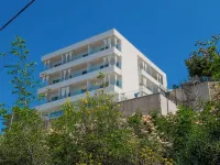 Sunset Shoreline Saranda - Sea View - Free Private Parking - Pool - Rooftop Pools