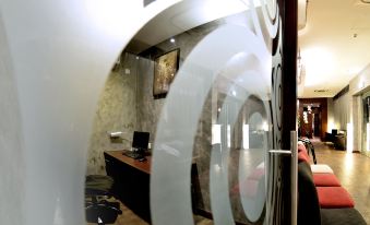 Roomz Hotel