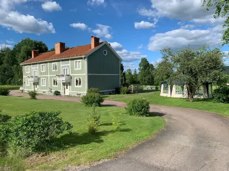 The Green House Guesthouse Отели в г. Hagfors S