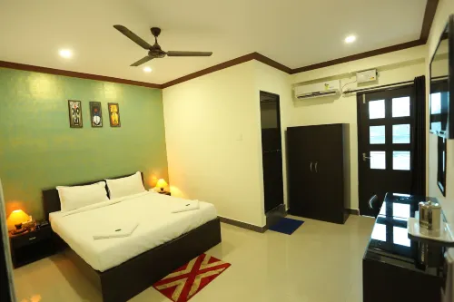 Motel la Grandeur Hotels in Mapusa