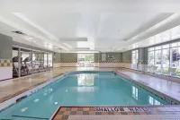 Homewood Suites by Hilton Toronto-Mississauga - piscina