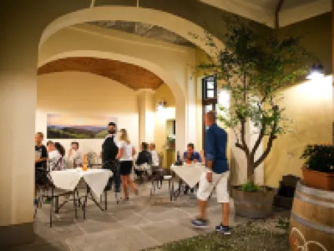 オステリア センザ フレッタ アフィッタカメーレ クーネオのホテル