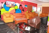 Resdon Hotel and Suites - พร้อมWifi