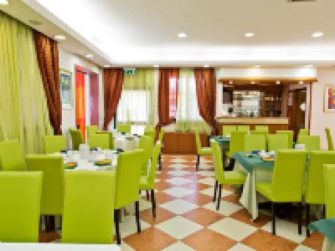 Hotel President Pomezia Hotéis em Pomezia