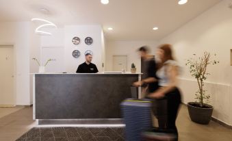 Local Hostel & Suites