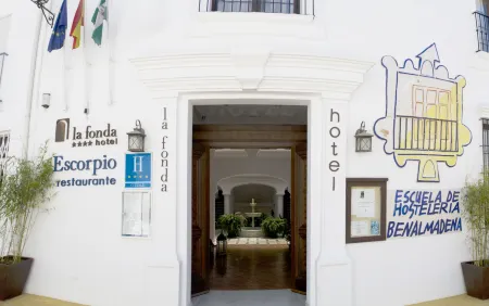 Hotel la Fonda Отели рядом с достопримечательностью «Памятник Коломаресу»