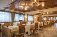 Beverly Alps Hotel & Spa Hotels in Carisolo