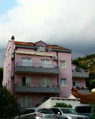 أبارتمنتس أندريجانيك فنادق في Brela