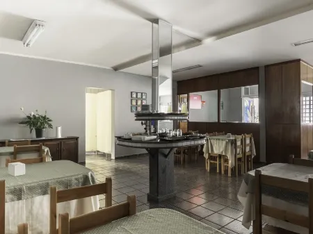 Hotel Dos Nobres Отели рядом с достопримечательностью «Walter World Park»