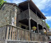 Renovated historic stone house very close to the Potomac River