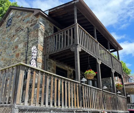 Renovated historic stone house very close to the Potomac River