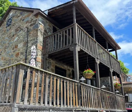 Renovated historic stone house very close to the Potomac River