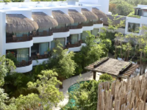 โรงแรม คิมป์ตัน อลูน่า ตูลุม บาย IHG โรงแรมในตูลุม