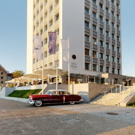 Hotel Marina Club Old Town View Отели рядом с достопримечательностью «Судно Солдек»