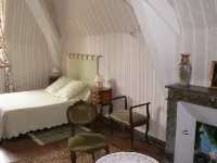 Château de la Court d'Aron - Bed & Breakfasts