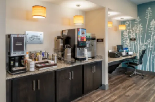 溫菲爾德-泰伊斯谷美茵斯坦套房飯店