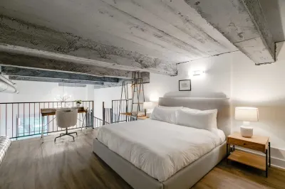 Sosuite 1BR Corner Loft w Park View Gym Lounge