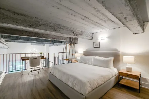 Sosuite 1BR Corner Loft w Park View Gym Lounge