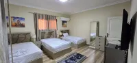 Pyramids Senusret Guest House Hotels near مكتبة الرشيدى