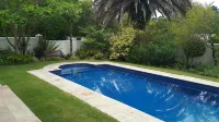 Cherry Berry Guest House - ที่มีสระว่ายน้ำ