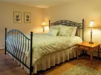 Cooper Hill Inn Hotels in Dover