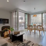 Huswell - Queen at Sea: Modern 2 Bedroom Apartement